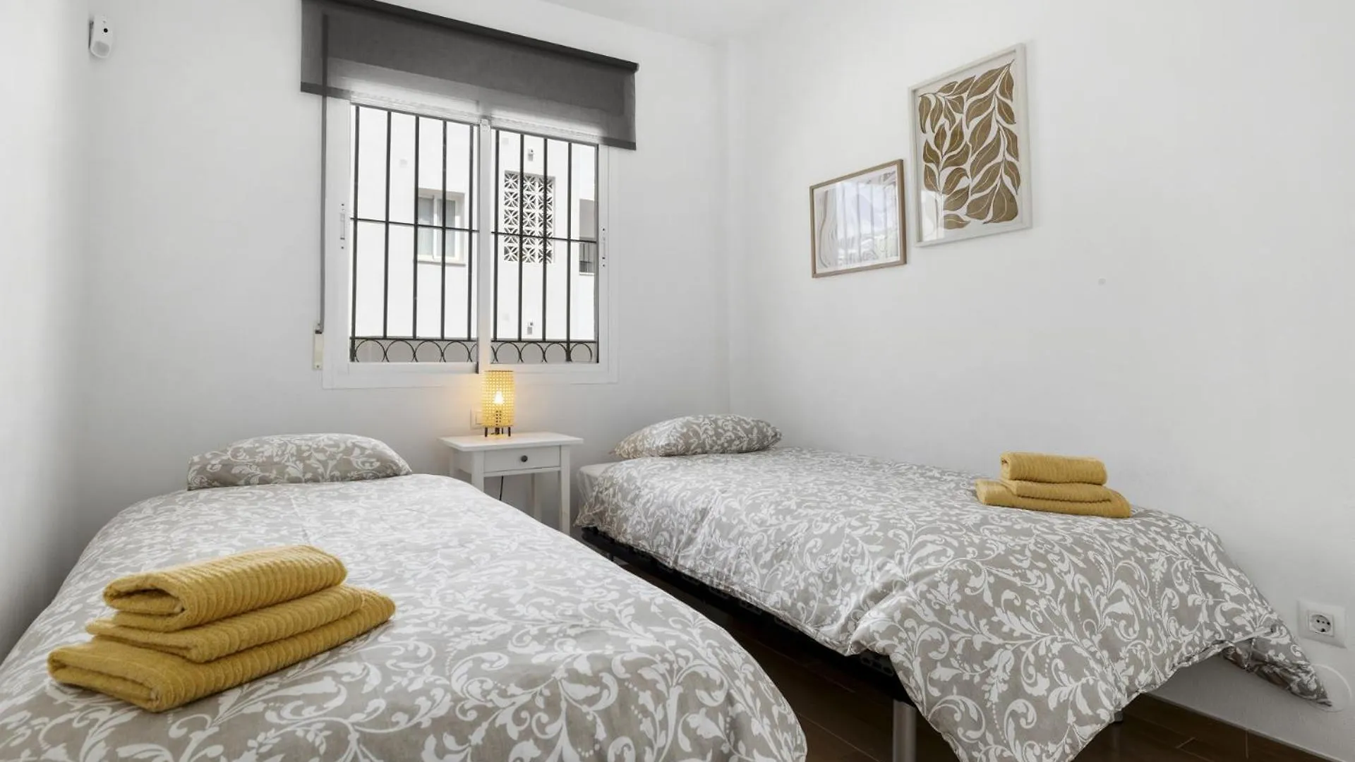 Carvajal Beach Holiday Apartment ベナルマデナ