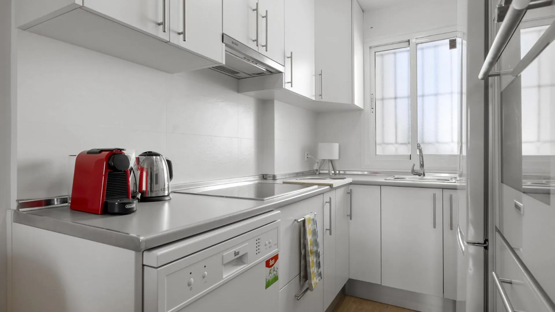 Carvajal Beach Holiday Apartment ベナルマデナ スペイン