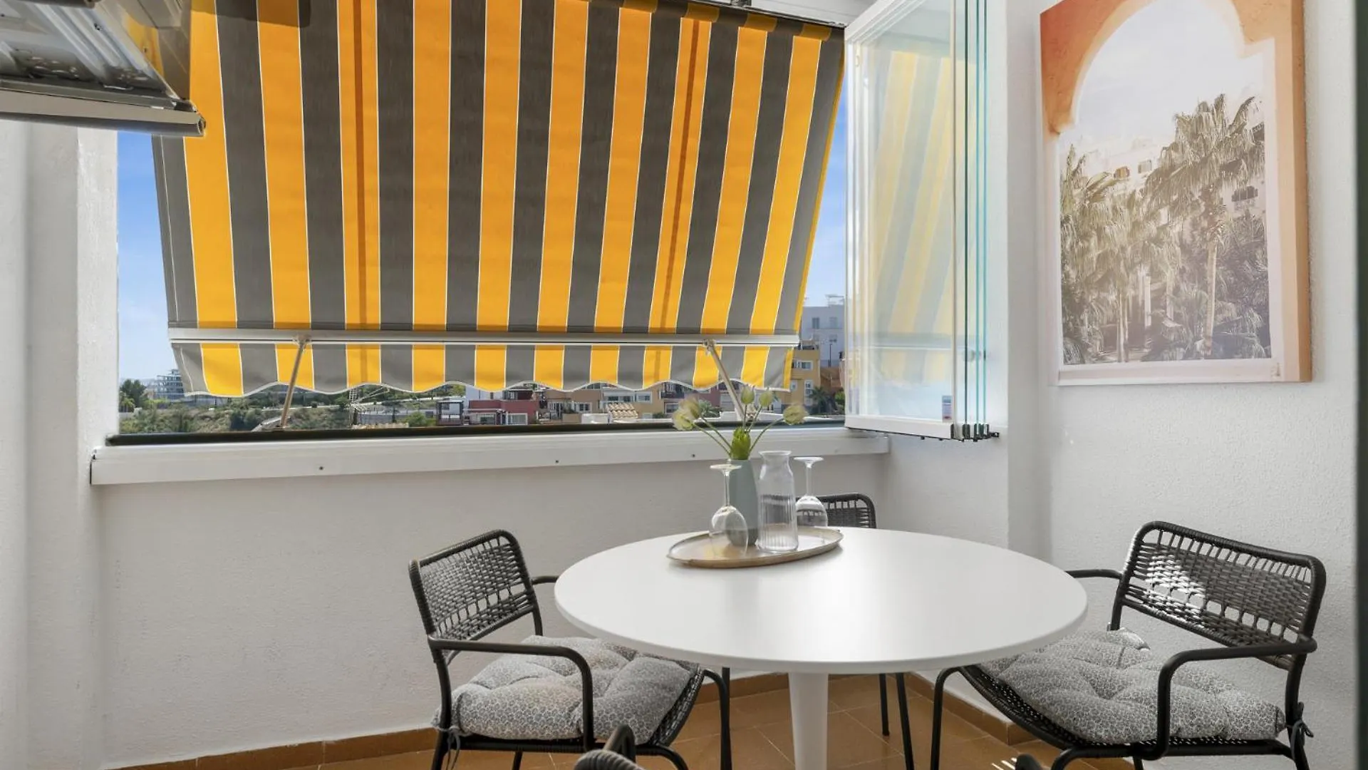 Carvajal Beach Holiday Apartment ベナルマデナ