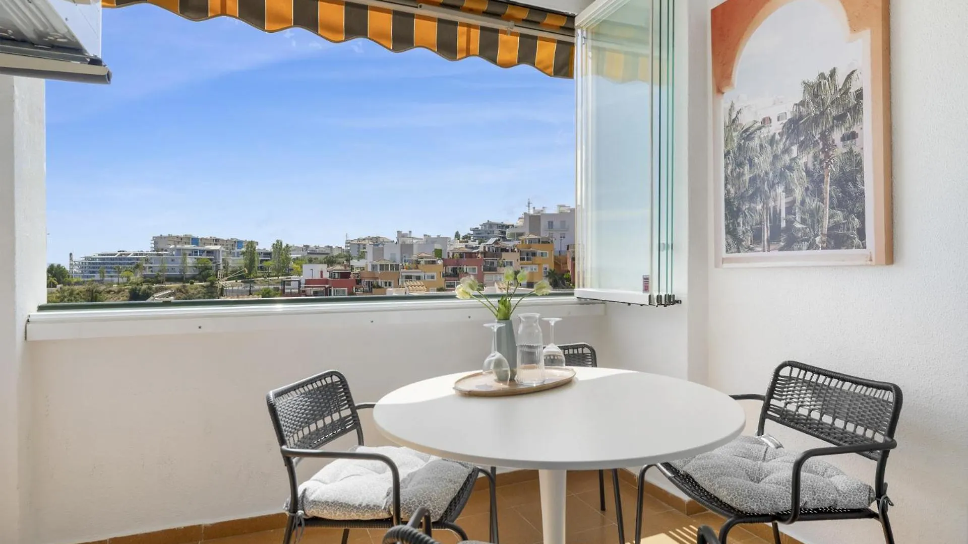 Carvajal Beach Holiday Apartment ベナルマデナ